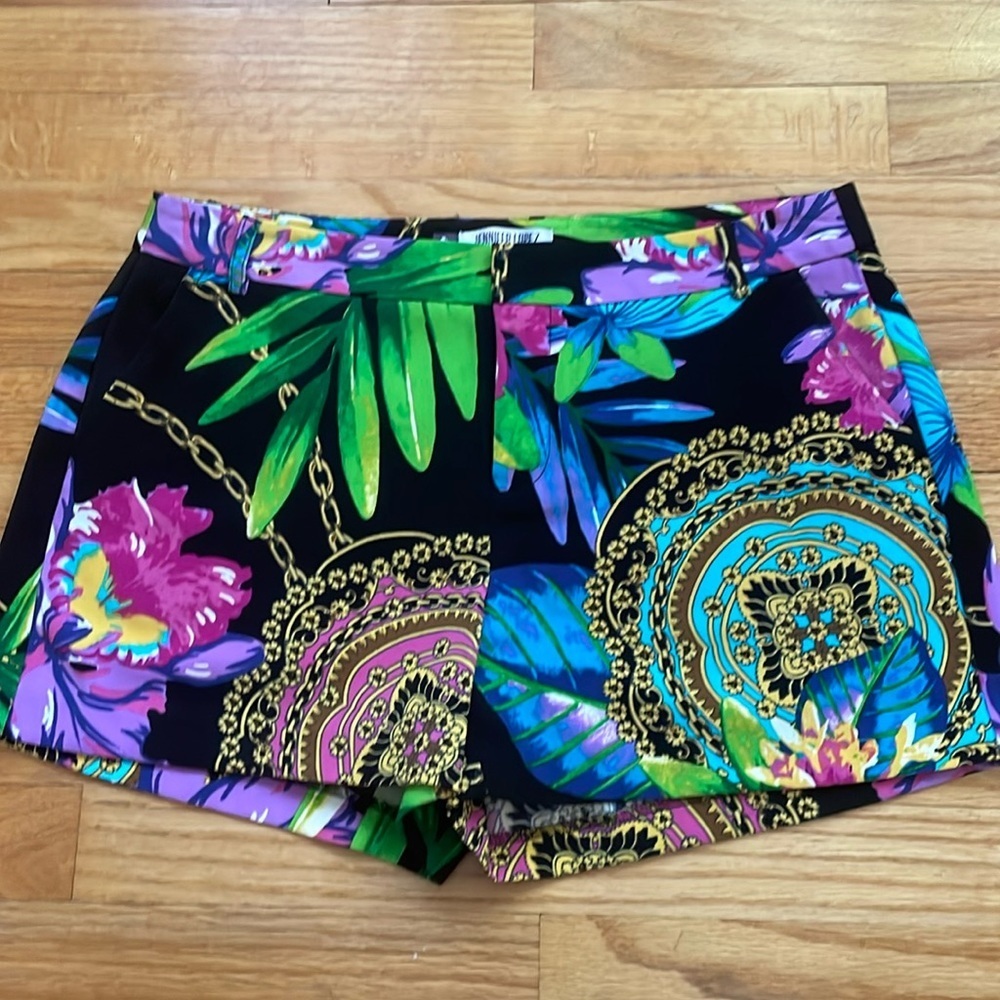 Jennifer Lopez Shorts 6 A14‎